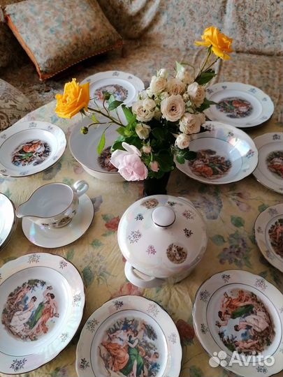 Продам 2 сервиза Мадонна