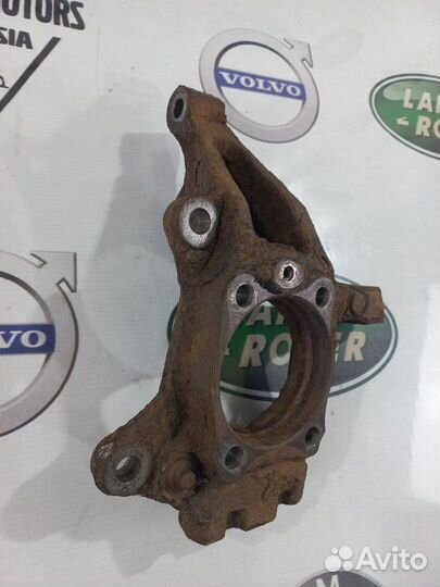 Кулак цапфа поворотный левый Volvo XC90 (03-14)