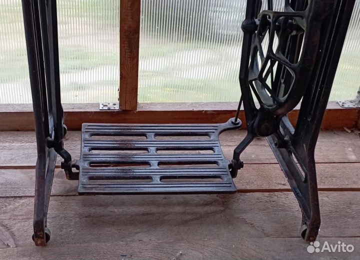 Швейная машина ножная Подольск 1954 год