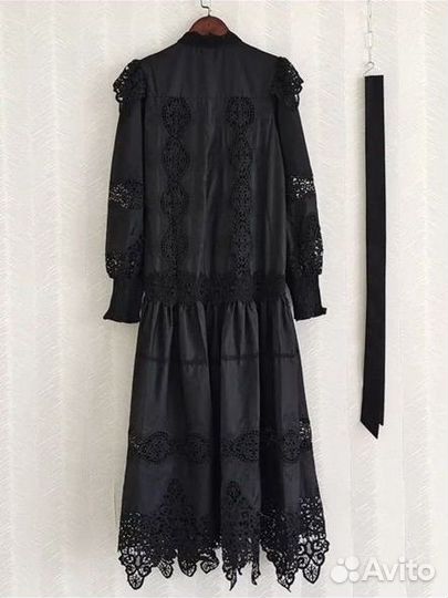 Нарядное женское платье