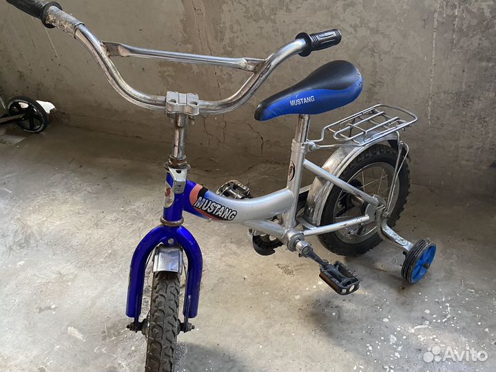 Детский велосипед (с доп.колесиками) +самокат