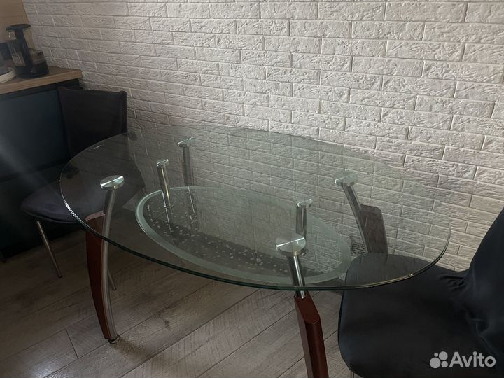 Стол обеденный