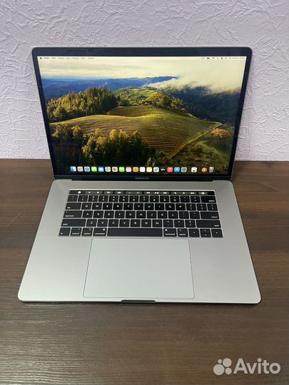 MacBook Pro 15 2018 i7/32/512/560X 4GB