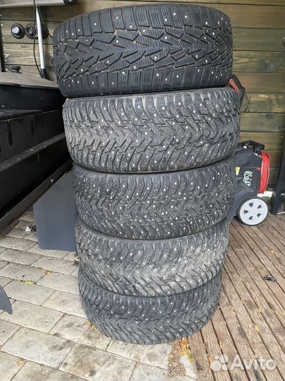 Nokian Tyres Hakkapeliitta 8 215/50 R17 95T