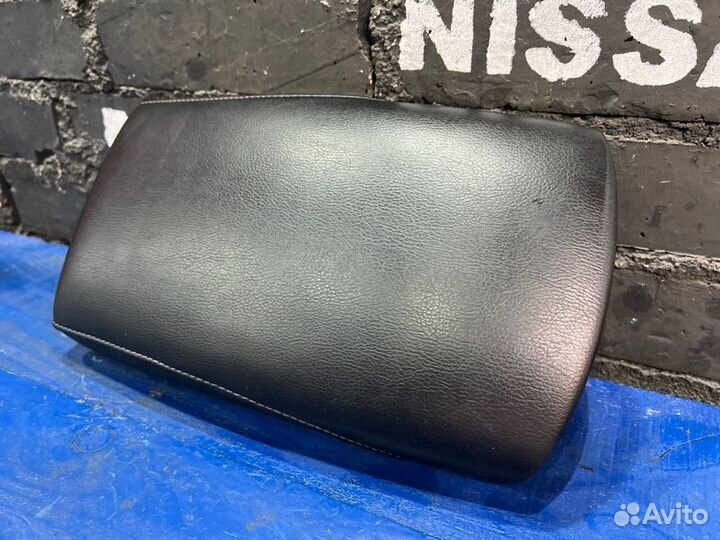 Подлокотник Nissan X-Trail HNT32-108732 MR20DD