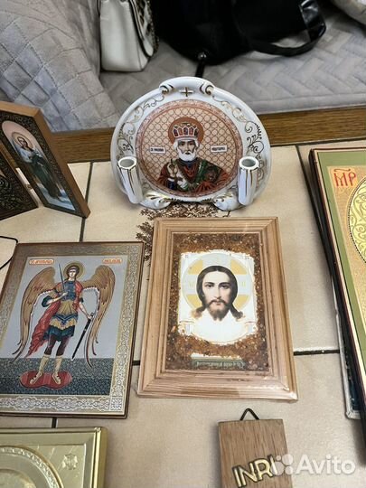 Иконы и кресты
