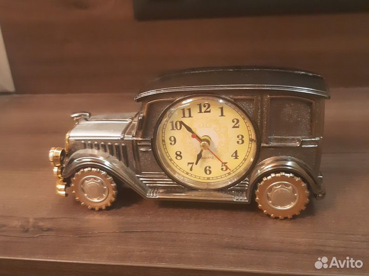 Часы будильник