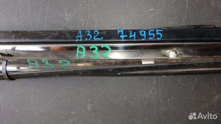 Молдинг лобового стекла Nissan Cefiro A32