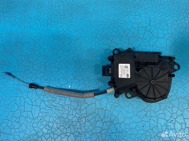 Привод замка багажника Land Rover Range Rover L405