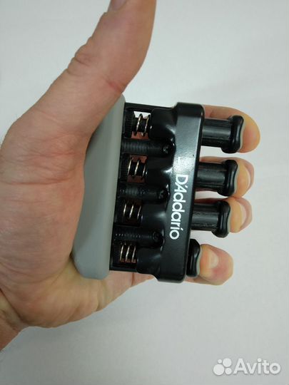 Тренажер для пальцев гитариста