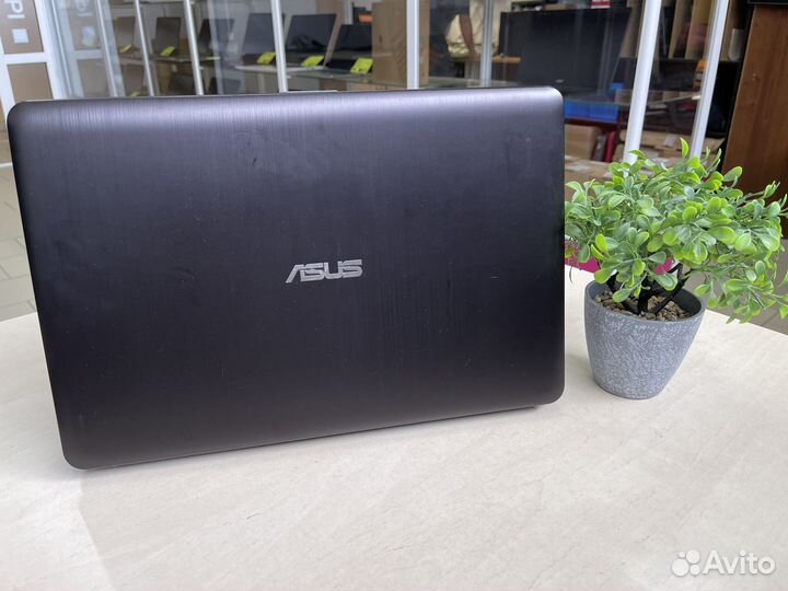 Ноутбук Asus/Pentium Silver/MX100/SSD