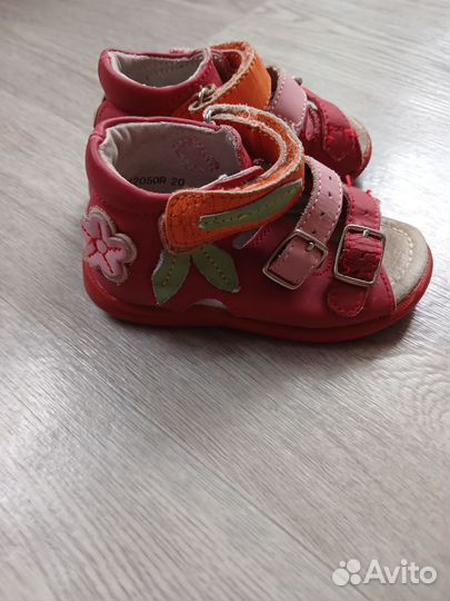 Обувь пакетом на девочку 20-22