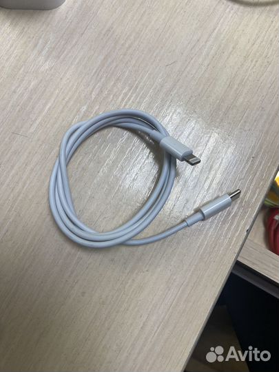 Кабель для зарядки iPhone