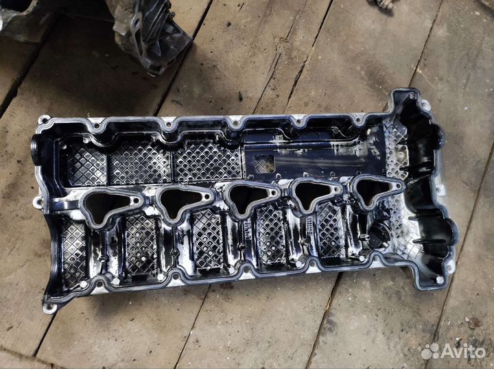 Клапанная крышка Ssang Yong Rexton 2.7