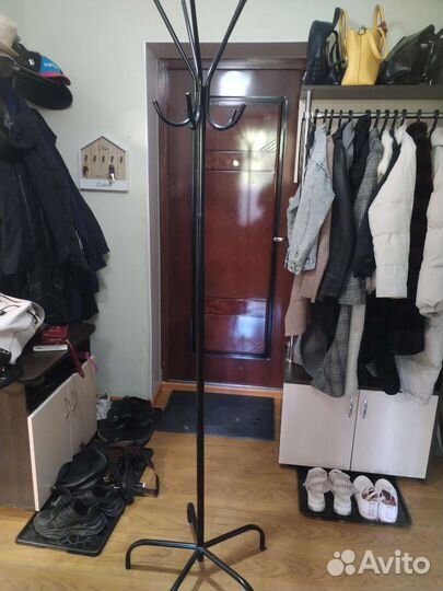 Вешалка напольная металлическая