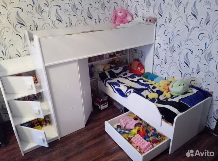 Двухъярусная кровать