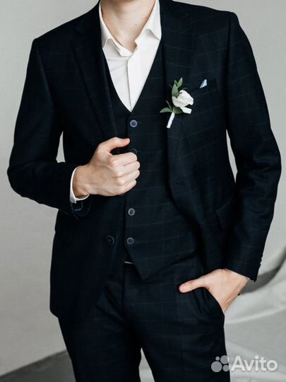 Мужской костюм тройка (размер 52)