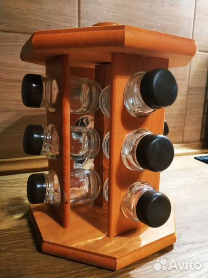 Деревянная подставка для специй