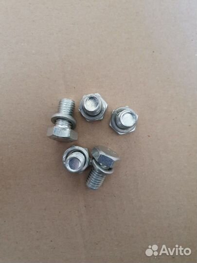 Болты крепления заднего колеса Уралец 220,224