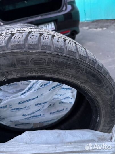 Nokian Tyres Hakkapeliitta 10 215/50 R17