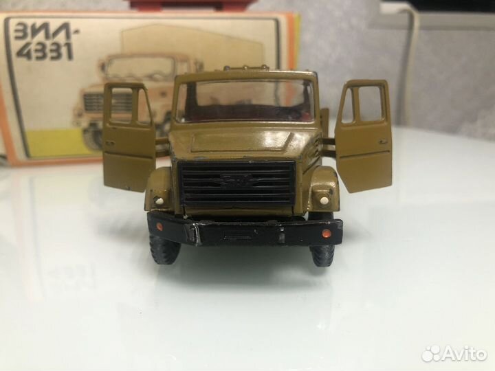 Модель грузовика СССР ЗИЛ 4331