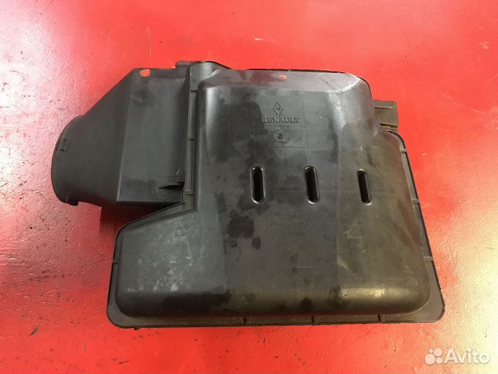 Корпус воздушного фильтра Renault logan K4M700