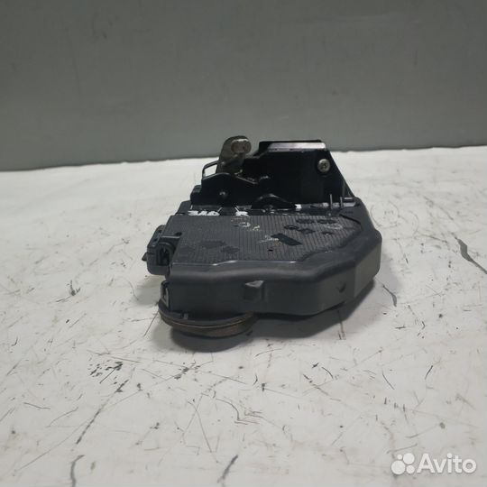 Замок задней правой двери Toyota RAV4 XA30