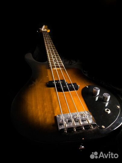 Бас гитара Samick