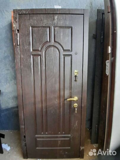 Двери металлические заводские 3016