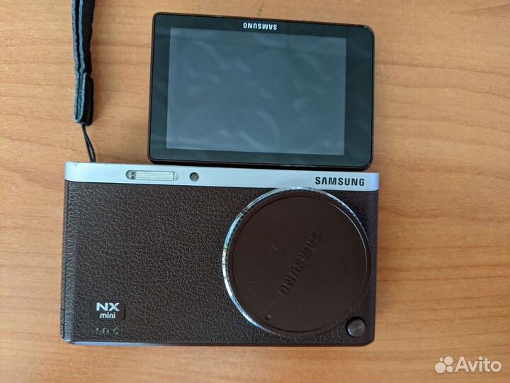 Samsung NX mini (NXF1)