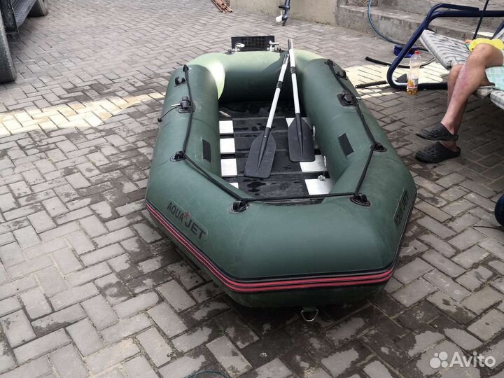 Надувная лодка с мотором