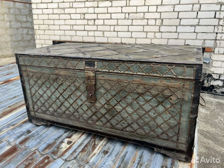 Старинный сундук