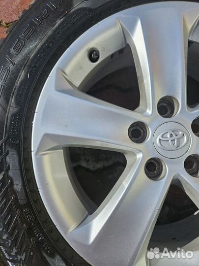 Колеса nokian 8 SUV 225/65 r17 на дисках Toyota