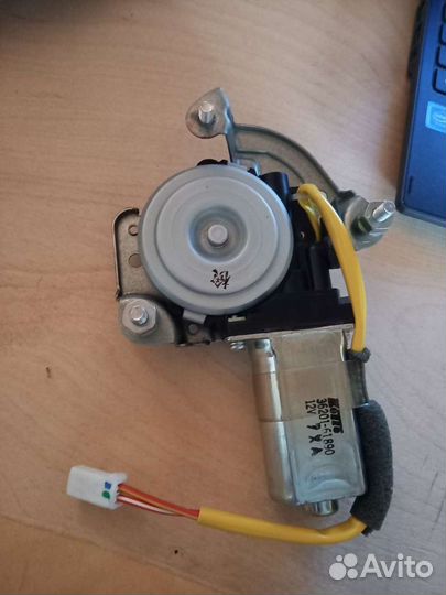 Моторчик стеклоподъемника пд/пр Mazda MPV 99-06