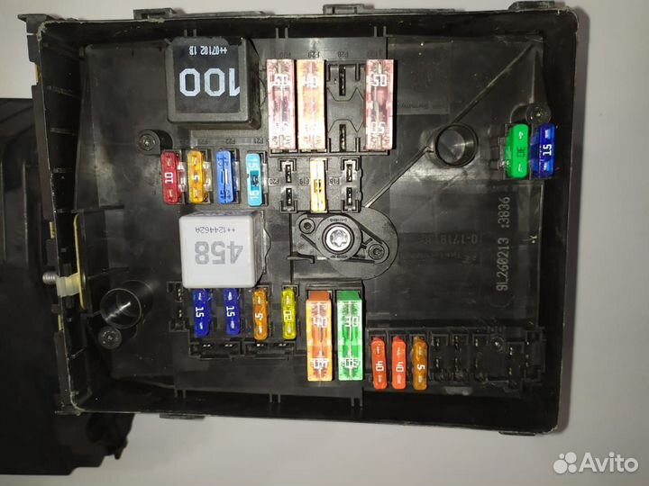 Блок предохранителей Skoda Octavia A5 2012