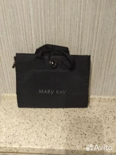 Косметички разные mango и mary KAY