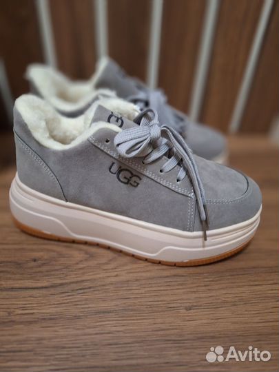 Ботинки зимние новые 38