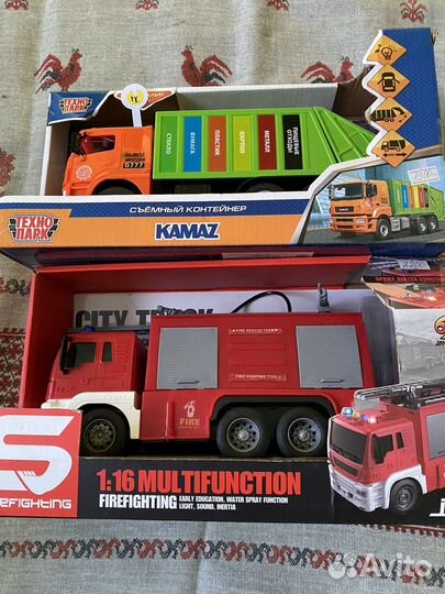 Пожарная машина и мусоровоз