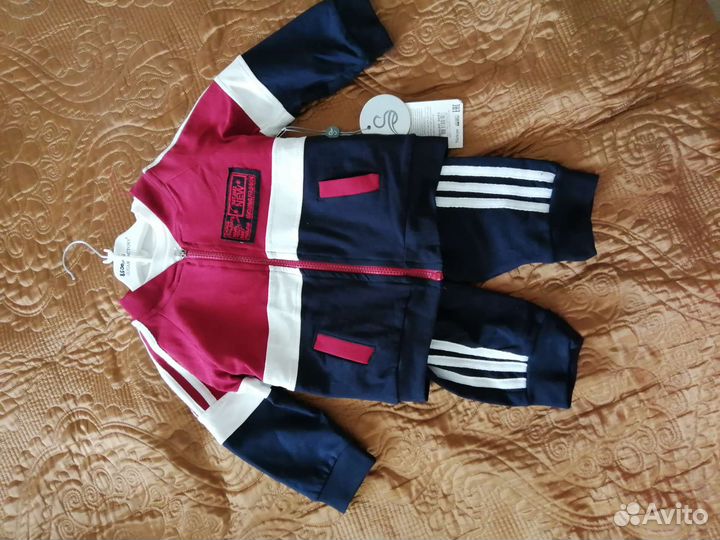 Три абсолютно новых костюма