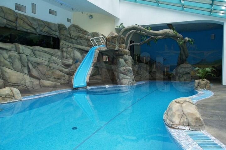 Коттедж 1250 м² на участке 40 сот.