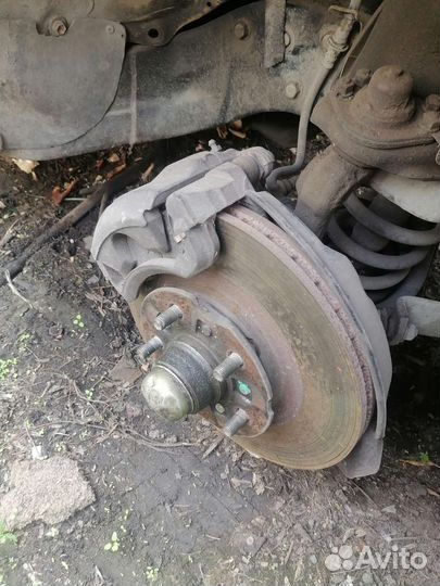 Передний правый суппорт JZS141 1JZ-GE