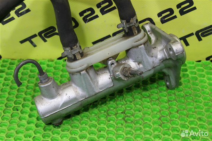 Главный тормозной цилиндр Toyota Ipsum SXM15 3S-FE