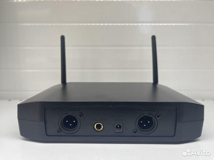 Радиосистема с головными микрофонами Shure