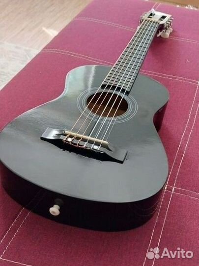 Детская гитара 1/2