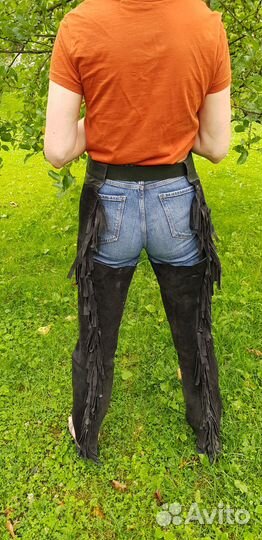 Продаю чапсы, шляпы, плащ, перчатки