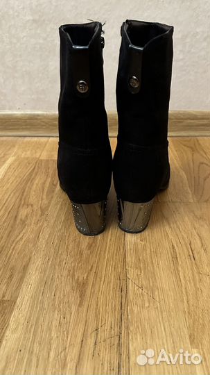 Сапоги укороченные зимние (нат.мех) р 40