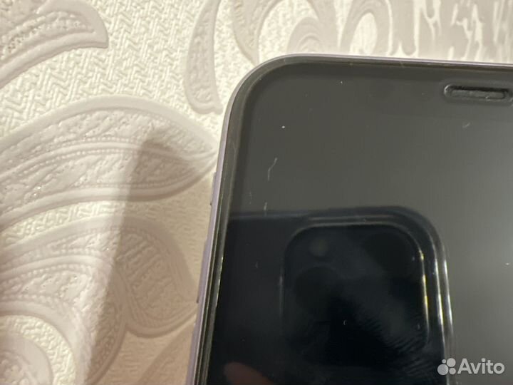 Телефон iPhone 11