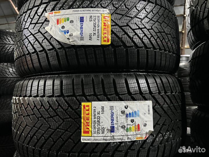 Pirelli Scorpion Winter 2 275/35 R22 и 315/30 R22 104V