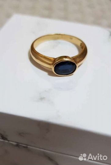 Золотое кольцо 750 пробы Сапфиром