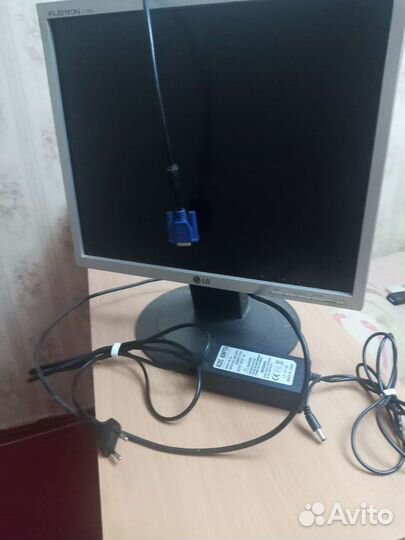 Монитор LG 22